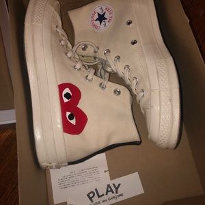 Comme des Garçons PLAY Converse white hightop shoe
